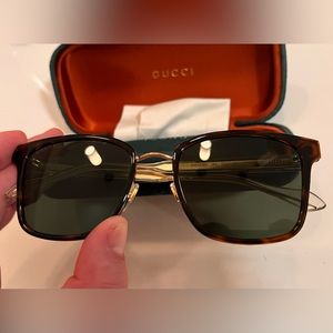 Gucci sunglasses - tortoise - vintage - gold -